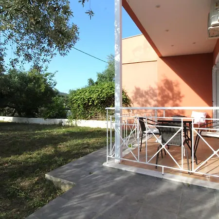 アパート Malvazios Mavrovouni House Left