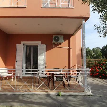 Malvazios Mavrovouni House Left アパート ギシオ