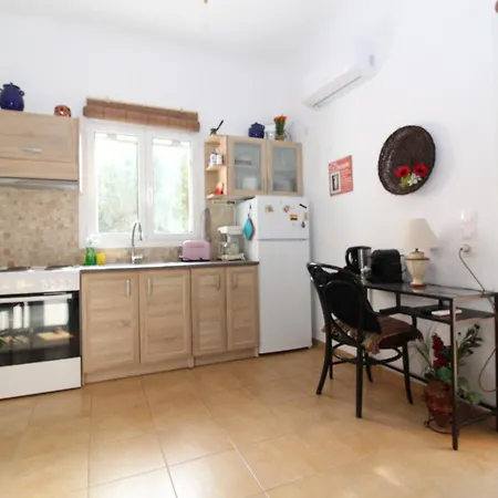 Mavrovouni House Left 伊西翁