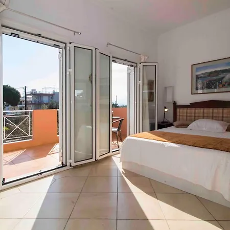 Mavrovouni House Left * 伊西翁