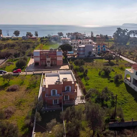 Апартаменты Malvazios Mavrovouni House Left *