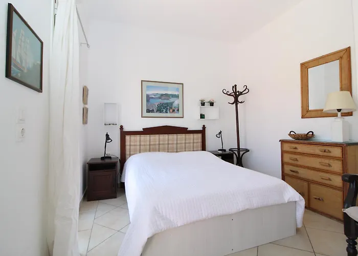 Malvazios Mavrovouni House Left * Gythio