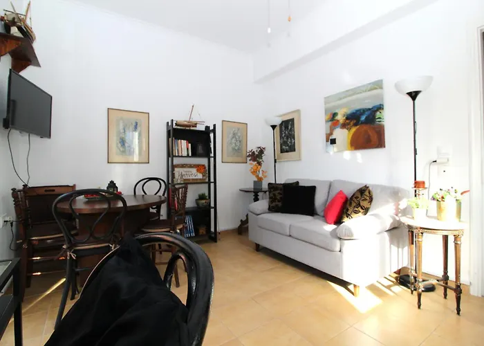 Malvazios Mavrovouni House Left アパート