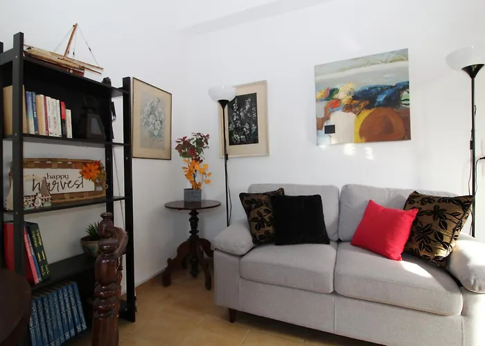 Malvazios Mavrovouni House Left アパート ギシオ