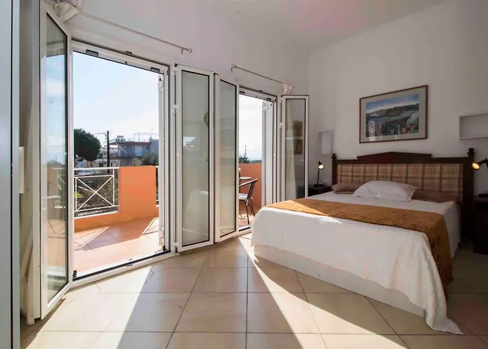 Malvazios Mavrovouni House Left * Gythio