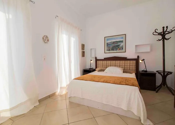 Malvazios Mavrovouni House Left *