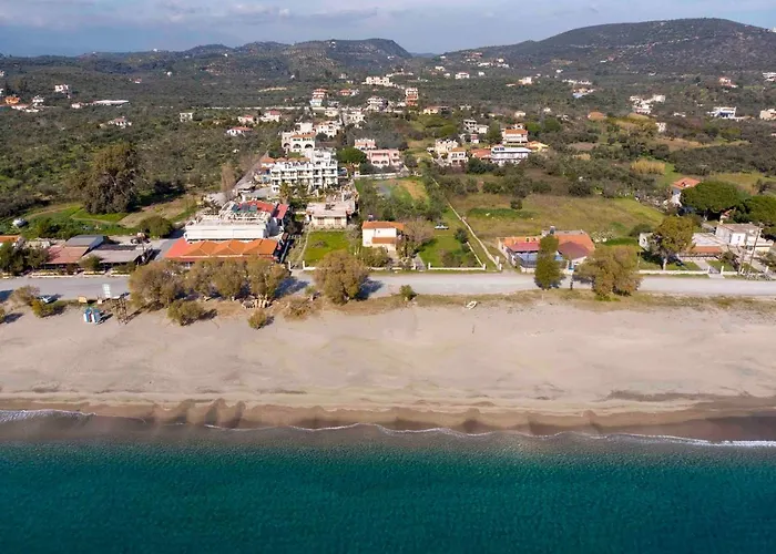 Malvazios Mavrovouni House Left