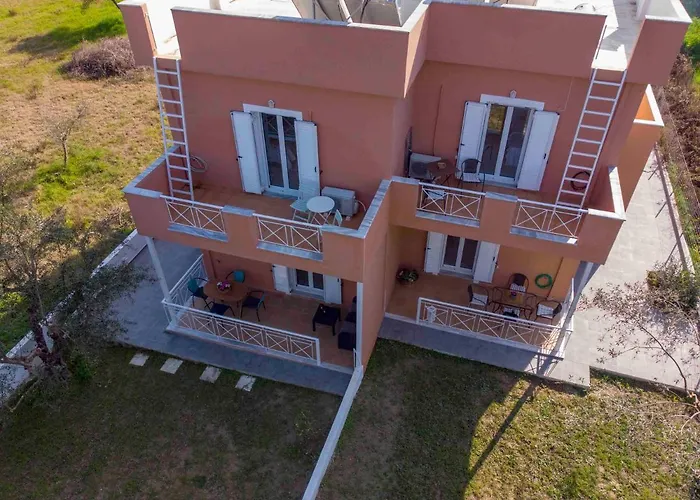 Malvazios Mavrovouni House Left *